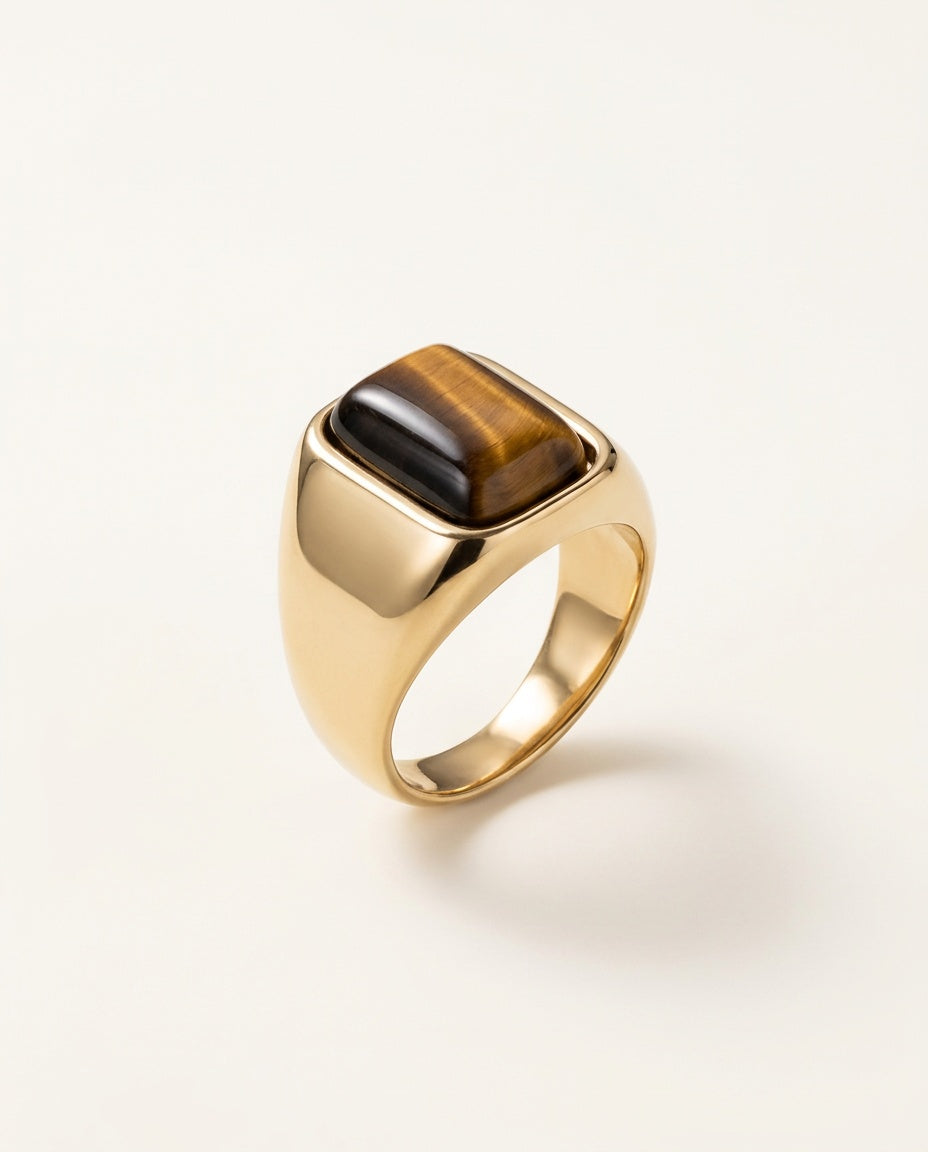 Bague pierre homme dorée sertie d’un œil de tigre rectangulaire