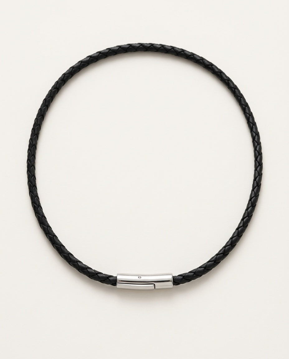 Collier cuir homme noir tressé avec fermoir argenté