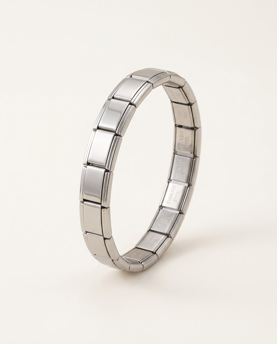 Bracelet italien doré aux maillons carrés plats