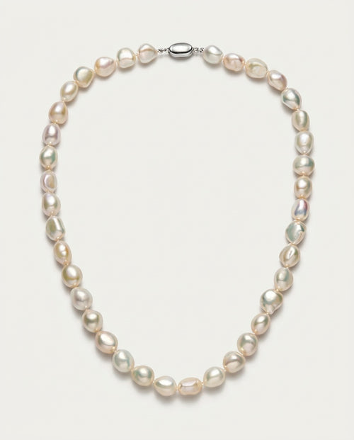 Baroque pearl necklace in white freshwater pearls, packshot