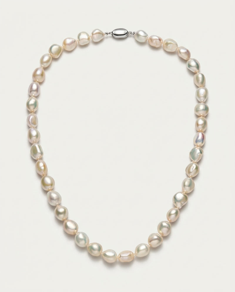 Baroque pearl necklace in white freshwater pearls, packshot