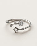 Bague étoile en argent 925 sur fond blanc