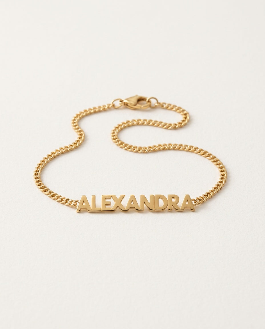 Name bracelet with personalized capital letters, packshot