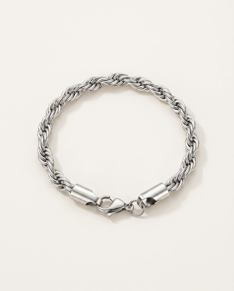 Mens chain bracelet in 5 mm twisted rope chain, packshot