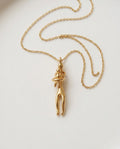 Collier maman, pendentif doré mère et enfant enlacés sur chaîne fine