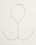 Body chain plateada con bolitas y diseño en Y, foto de producto